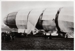 Zeppelin LZ2 po zniszczeniu, 1906 1933 autorstwa Unbekannt