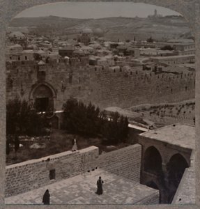 Brama Syjonu. Góra Oliwna i w oddali Góra Skopus, ok. 1900 autorstwa Unbekannt