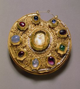 Medalion Kolta, złoty wysadzany perłami i klejnotami, cloisonne, emalia, dekoracja filigranowa i granulowana, Riazań, XII w. autorstwa Unbekannt Unbekannt