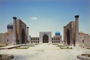 Registan, z trzema mahometańskimi kolegiami religijnymi (medresami) autorstwa Unbekannt Unbekannt