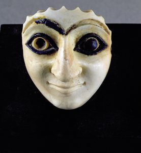 Głowa figury ze świątyni Nini-zaza, Mari, 2600 pne (alabaster i lapis lazuli) autorstwa Unbekannt