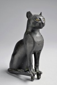 Bastet. Statuetka z brązu (metal). Niska epoka (750-332 p.n.e.) Egipt - Wymiary w cm 13 - Numer inwentarzowy 735, Musee d