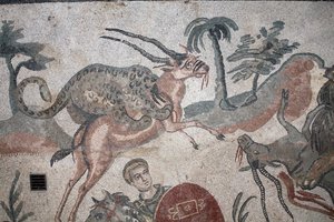 Szczegóły wielkiej mozaiki polowania. Lampart atakujący gazelę. III - IV wiek. Rzymska willa Casale, Sycylia. UNESCO.