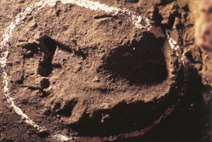 Włochy, Liguria, Groty Toirano, ślady prehistorycznego myśliwego autorstwa Benjamin Baud
