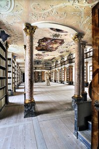 Biblioteka opactwa benedyktyńskiego w Ottobeuren, Baviere, Niemcy, Europa. Fotografia autorstwa Unbekannter Künstler