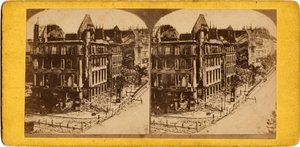 Gmina Paryż (1871): widok na Paryż w ruinach. Fotografia anonimowa. Druk na kartonie. Ciemny. 17,5x6,9 cm autorstwa Unbekannt
