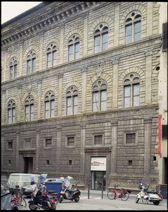 Palazzo Rucellai, Florencja, zbudowany w latach 1446-51 (foto) autorstwa Unbekannt