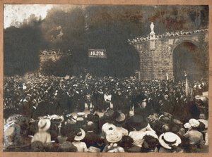 Pielgrzymka do Lourdes. (czarno-białe zdjęcie autorstwa Unbekannter Künstler