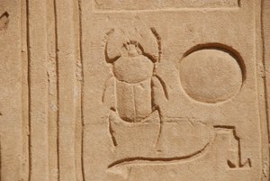 Skarabeusz, Karnak, Luksor, Egipt (zdjęcie) autorstwa Unbekannt