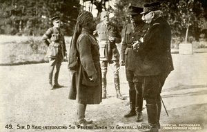 Sir Douglad Haig przedstawiający Pertaba Singha Joffre