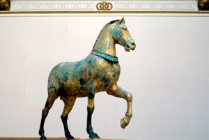 Posąg jednego z czterech triumfalnych koni kwadrygi San Marco autorstwa Unbekannt