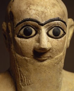 Statuetka urzędnika lub zarządcy Ebih-Il czczącego boginię Isztar, fragment głowy, z Mari, Środkowy Eufrat, ok. 2500 pne (gips i lapis lazuli) (detal z 93165) autorstwa Unbekannt