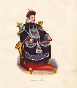 Cesarz Chin w haftowanych szatach i kapeluszu z pawim piórem siedzący na tronie. Ręcznie kolorowany drzeworyt Merciera na podstawie ilustracji Pannemakera z "Mores, Uses et Costumes de tous les Peuples du Monde" Auguste