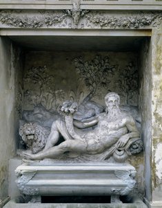 Nimfeum, fragment posągu boga rzeki w niszy trzymającej róg obfitości, projekt Giacomo Vignola (1507-75) i Bartolomeo Ammannati (1511-92) 1551-55 (kamień) autorstwa Unbekannt
