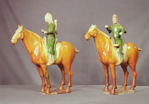 Dwie uformowane figurki T
