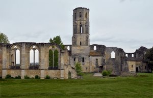 Widok na La Sauve Maggiore, opactwo La Sauve-Maggiore w Gironde. XI wiek. autorstwa Unbekannter Künstler