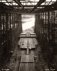 Rozpoczęcie prac na podwójnym dnie „Northbank” w stoczni William Doxford & Sons, Sunderland, 4 października 1956 (zdjęcie czarno-białe) autorstwa Unbekannter Künstler