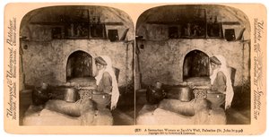 Samarytanka w Jacobs Well, Palestyna, 1900. autorstwa Underwood and Underwood