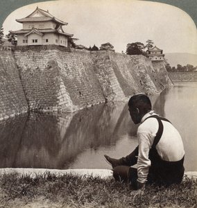 Feudalny zamek dumnych szogunów, Osaka, Japonia, 1904 autorstwa Underwood and Underwood