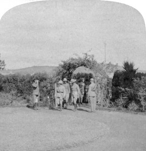 Feldmarszałek Lord Roberts i generał dywizji Baden-Powell, Pretoria, Republika Południowej Afryki, 1901. autorstwa Underwood and Underwood