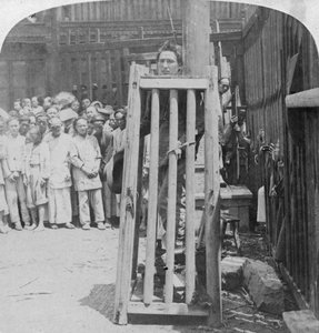 Jedna z strasznych chińskich metod karania śmierci, Szanghaj, Chiny, 1900