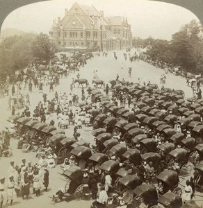 Riksze przed Christ Church, Simla, Indie, 26 czerwca 1902. autorstwa Underwood and Underwood