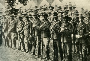 Żołnierze z Australii, Nowej Zelandii, Kanady i RPA, 1914-1918, c1920. autorstwa Underwood and Underwood