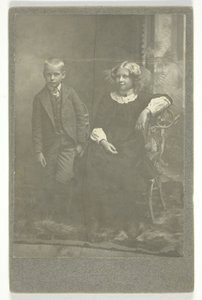 Bez tytułu (chłopiec i dziewczynka) autorstwa Unknown