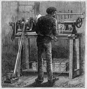 Zastosowanie baterii Faure: obrót rzemieślnika zasilany akumulatorem. Grawerowanie w „”Le Monde Illustré”” autorstwa Unknown artist