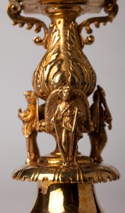 Skarb katedry (Trésor de la Cathédrale). Krzyż relikwiarzowy. Kowalstwo z juwelami. Opactwo pochodzenia (Saint-Amand Tournai, ex-Elnone. XVI w. Detal. autorstwa Unknown artist