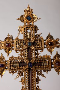 Krzyż relikwiarzowy. Kowalstwo z juwelami. Pochodzenie opactwa (Saint-Amand Tournai, ex-Elnone. XVI w. Szczegółowy środek krzyża. autorstwa Unknown artist