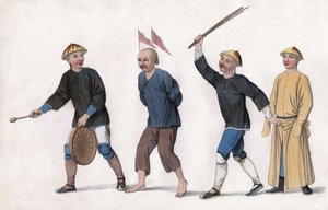 Do sądu trafia akt oskarżenia. Aby przyciągnąć uwagę opinii publicznej, na jego głowie zawieszone są czerwone flagi, a mężczyzna dzwoni w gong. Grawer, w „Kara Chińczyków”, Londyn autorstwa Unknown artist