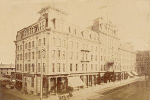 Bussell House (Ottawa) autorstwa Unknown artist