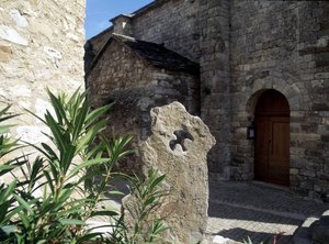 Pomnik pamięci katarów w Minerve w Herault. autorstwa Unknown artist