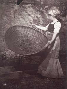 [Chłopka z koszem do żęcia] autorstwa Unknown artist