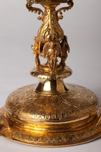 Krzyż relikwiarzowy. Kowalstwo z juwelami. Pochodzenie opactwa (Saint-Amand Tournai, ex-Elnone. XVI wiek. Szczegół na dole. autorstwa Unknown artist