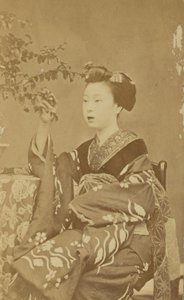 [Siedząca Japonka] autorstwa Unknown artist