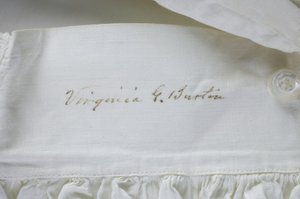 Koszula nocna poślubna autorstwa Unknown artist