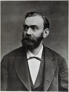 Alfred Nobel w wieku 50 lat - fotografia autorstwa Unknown photographer