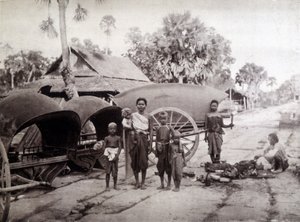 Kambodżanie na Angkor Vat Road autorstwa Unknown photographer