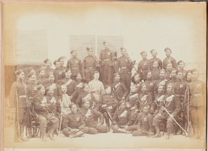Gurkha podoficerowie i strzelcy z 4 pułku Gurkha (strzelców) autorstwa Unknown photographer