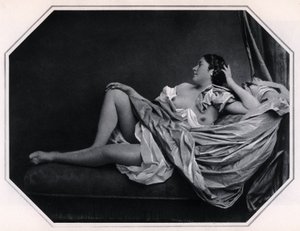 Naga kobieta leżąca około 1859 roku. Anonimowa fotografia autorstwa Unknown photographer