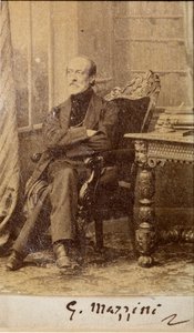 Portret Giuseppe Mazziniego, z autografem (zdjęcie czarno-białe) autorstwa Unknown photographer