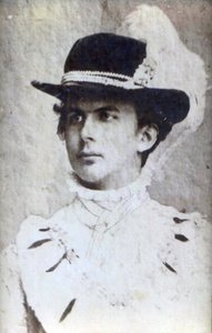 Portret Ludwika II Bawarskiego (1845-1886) w kapeluszu, Anonim . fotograf. Bawarska administracja państwowych zamków, ogrodów i jezior autorstwa Unknown photographer