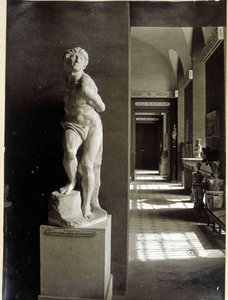 Luwr i „Więzień” Michała Anioła Buonarrotiego (Michelangelo lub Michał Anioł
