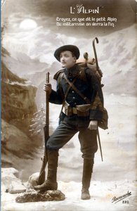 Pocztówka z I wojny światowej, alpejski myśliwy. "Uwierz w to, co mówi mały alpejczyk, militaryzm doczeka końca". (zdjęcie) autorstwa Unknown photographer