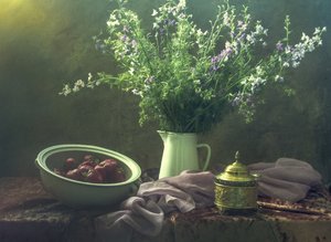 Polne kwiaty i truskawki autorstwa UstinaGreen