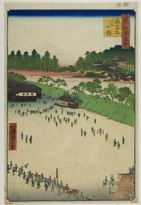 Yastukoji, Wewnątrz bramy Sujikai (Sujikai-uchi Yatsukoji), z serii "Sto słynnych widoków Edo (Meisho Edo hyakkei)". autorstwa Utagawa Hiroshige