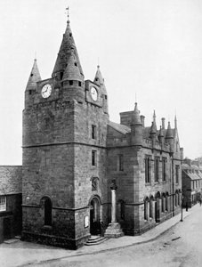 Old Tower, Tain, Ross and Cromarty, Szkocja, 1924-1926. autorstwa Valentine and Sons Ltd