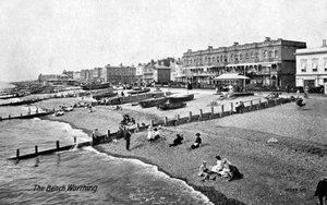 Plaża w Worthing, West Sussex, 1917. autorstwa Valentine and Sons Publishing Co